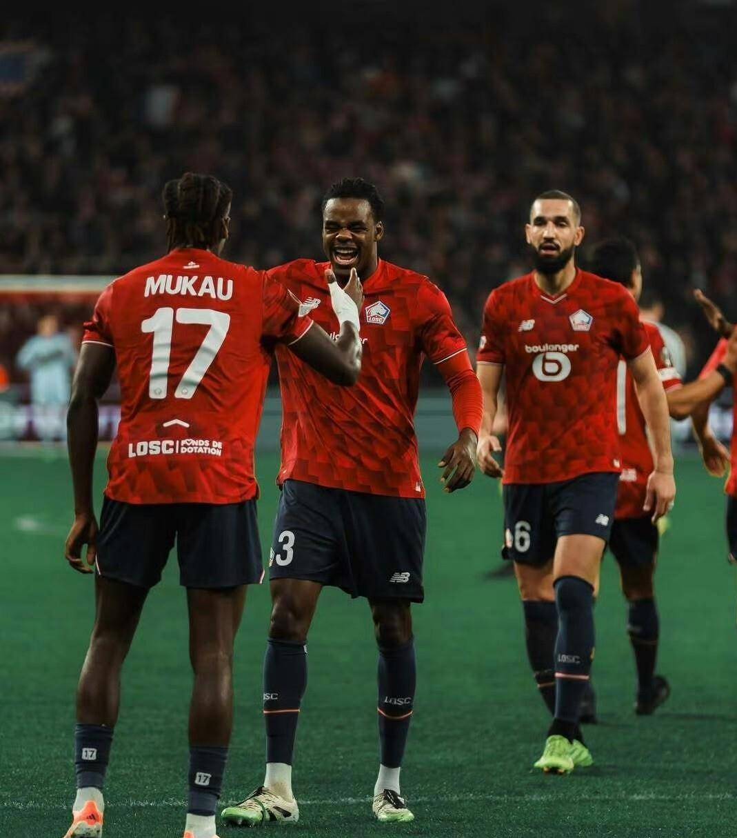 英雄联盟-纽卡斯尔训练开放日，今晚队长鼓劲引欢呼，法甲在即，年轻球员得到机会的简单介绍